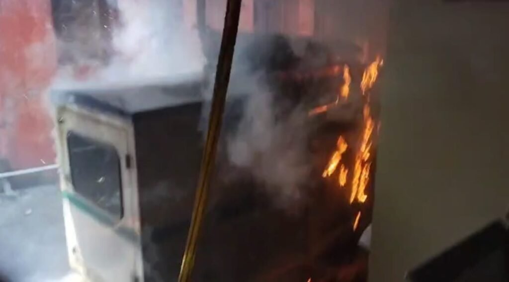 रेफरल अस्पताल के जेनरेटर में लगी आग,बाल बाल बचे मरीज और स्वास्थ कर्मी…