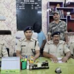 चोरी के मोटर साइकिल सहित आरोपी दशरथ गिरफ्तार, खरीदार नहीं मिलने से घर में छिपा कर रखा गया था बाइक…