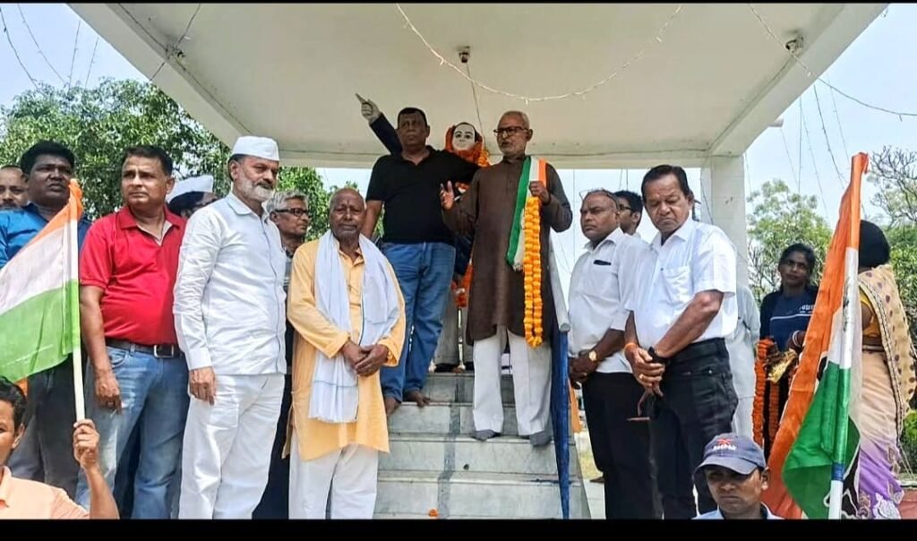 नगर कांग्रेस अध्यक्ष अजय कुमार के नेतृत्व में कांग्रेस कार्यकर्ताओं ने रोड़ा बांध में बाबा साहेब डॉ भीमराव अम्बेडकर की प्रतिमा पर माल्यार्पण कर जयंती समारोह मनाया…