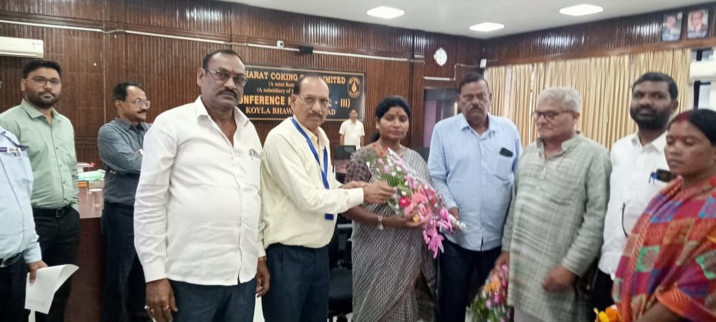 राष्ट्रीय अनुसूचित जन जाति आयोग के सदस्या आशा लकङा को मांग पत्र सुपुर्द किया गया…