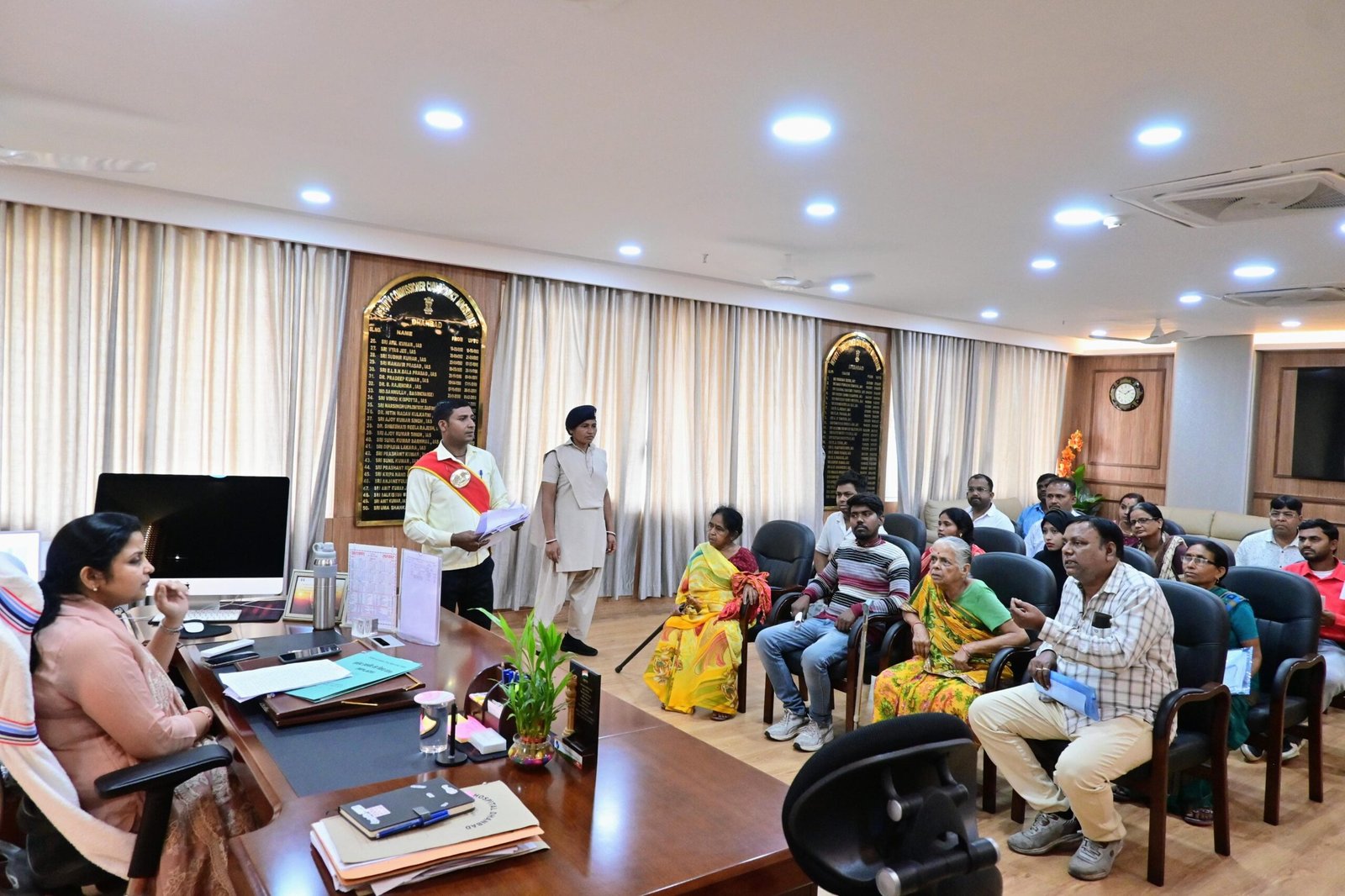 भाइयों से NOC लिए बिना बीसीसीएल द्वारा नौकरी देने की शिकायत..बुजुर्ग महिला ने लगाई पुत्र के कब्जे से मकान मुक्त कराने की गुहार…