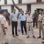 धनबाद SSP ने कोर्ट परिसर की सुरक्षा व्यवस्था का लिया जायजा…प्रवेश द्वार पर मेटल डिटेक्टर से होगी जांच तो, वॉच टॉवर के जरिए होगी निगरानी….