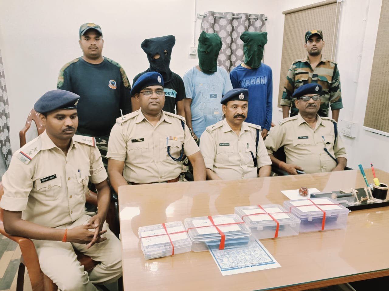 जामताड़ा पुलिस की बड़ी कार्रवाई, तीन साइबर अपराधी गिरफ्तार..नए पैंतरों से अपराध का साम्राज्य फैला रहे साइबर ठग…