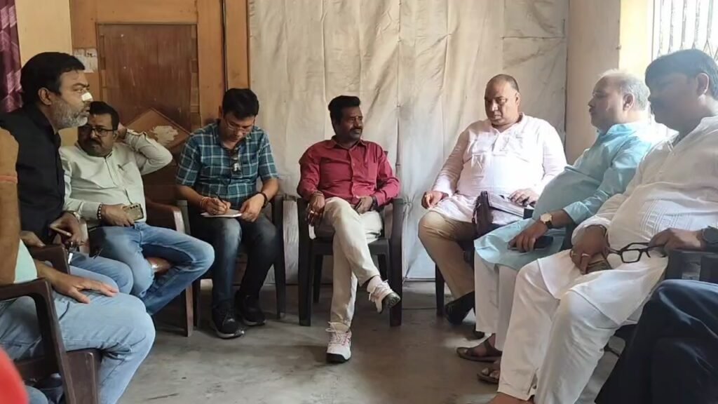 धनबाद में पत्रकारों पर हुए हमले को लेकर के कांग्रेस की टीम शनिवार को पहुंची गांधी सेवा सदनप्रेस पदाधिकारी और पत्रकारों से पूरी घटना की ली जानकारी, दोषियों पर कार्रवाई का दिया आश्वासन…