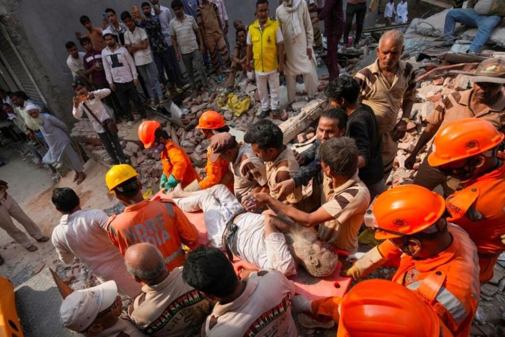 ऐसा लगा जैसे भूकंप आया…बिल्डिंग हादसे में मृतकों की संख्या बढ़कर 11, देखें तबाही का मंजर…
