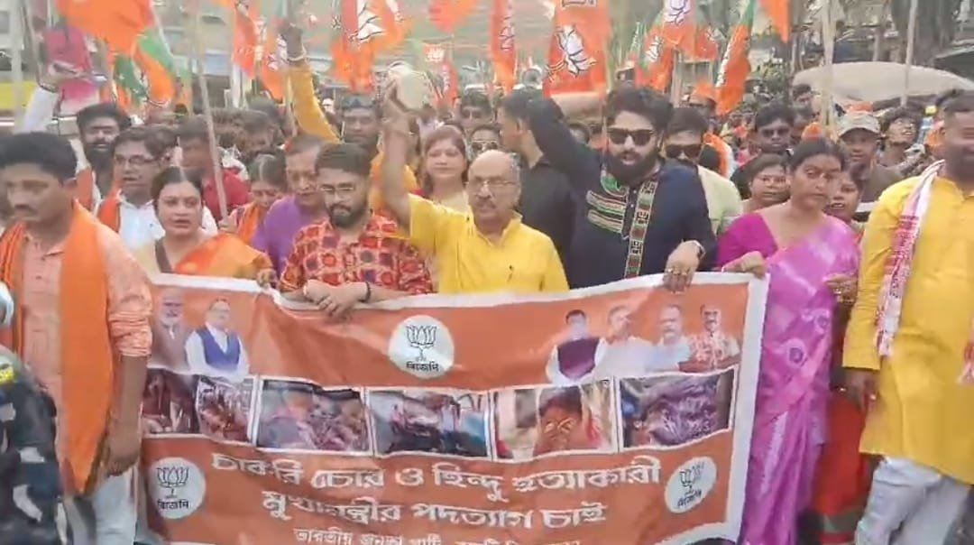मुर्शिदाबाद हिंसा के खिलाफ सड़क पर उत्तरी भाजपा..डमरू बजाकर भाजपा विधायक ने हिंदू बचाओ का चलाया अभियान…