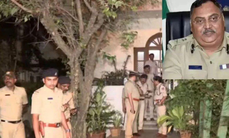 मिर्च पाउडर डाला, हाथ-पैर बांधे और चाकू से किया ताबड़तोड़ हमला, पूर्व DGP की पत्नी ने इस तरह की पति की हत्या…