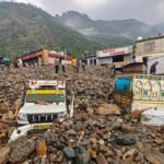 तबाही का मंजर, स्कूलें बंद, सड़कें गायब, सामने आया दिल दहला देने वाला नजारा…