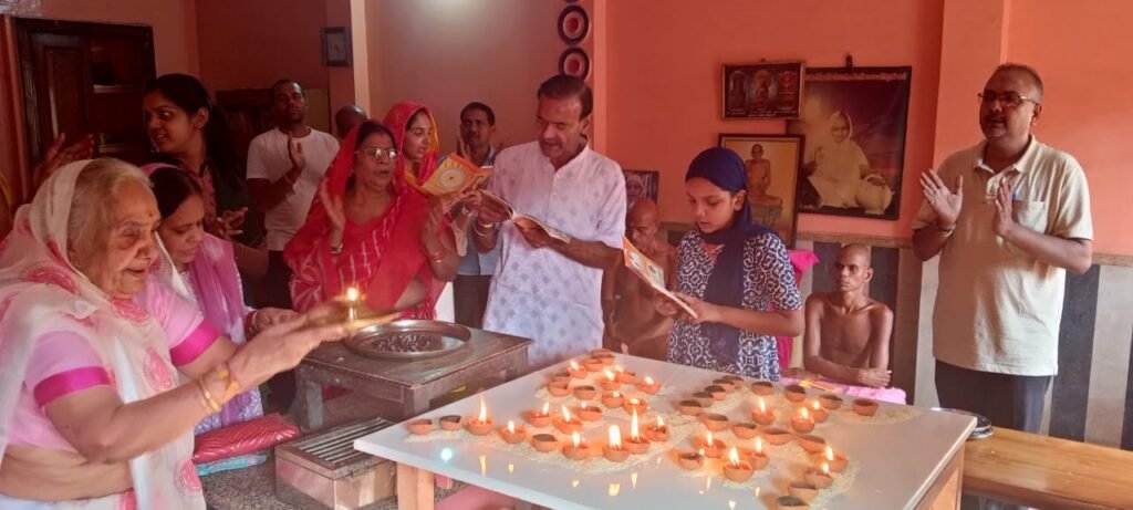 पहले म से बच्चें मां बोलते थे। आज के बच्चें म से मोबाइल बोलते हैं, समझते हैं…