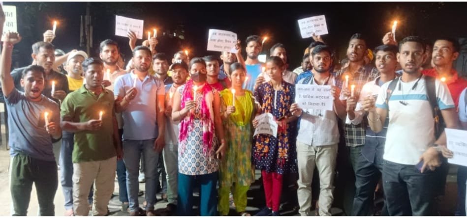 सोबरन मांझी स्टेट लाइब्रेरी ने आतंकवादी हमले के विरोध में निकाला कैंडल मार्च…