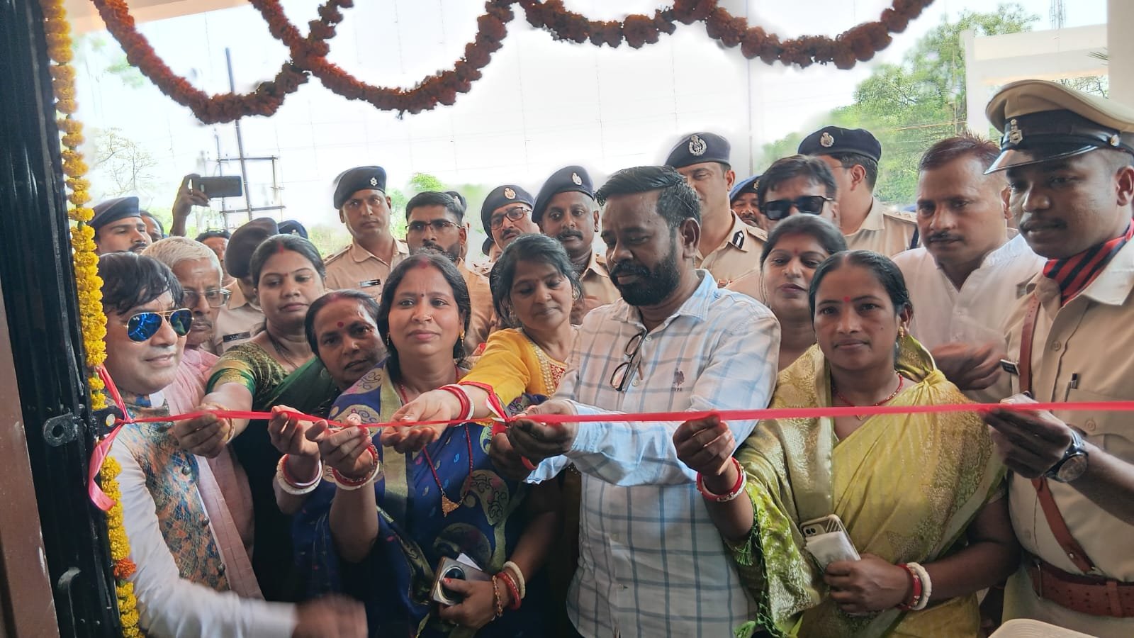 सिंदरी विधायक ने बलियापुर में नवनिर्मित थाना का किया उद्घाटन…