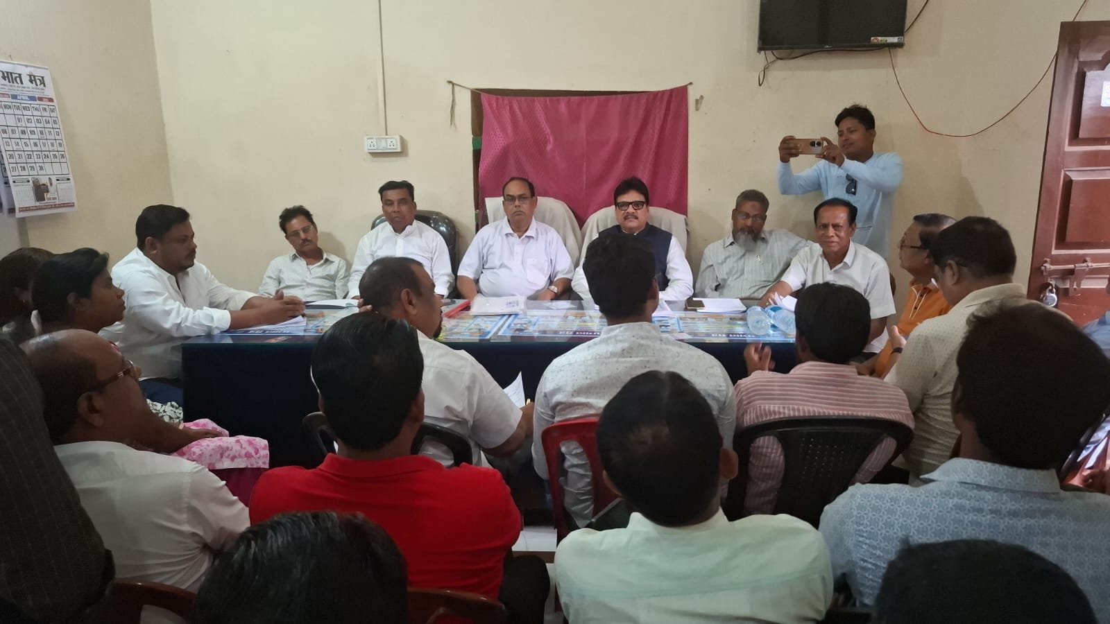 कांग्रेस की तीन मई को रांची में संविधान बचाओ रैली के सफल संचालन को लेकर पाकुड़ मे हुई बैठक…