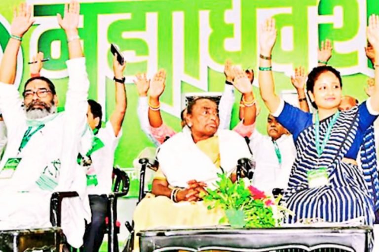 झामुमो ने कहा- जिलों में थर्ड और फोर्थ ग्रेड में स्थानीय को मिले 100 प्रतिशत आरक्षण, लागू हो सरना धर्म कोड…