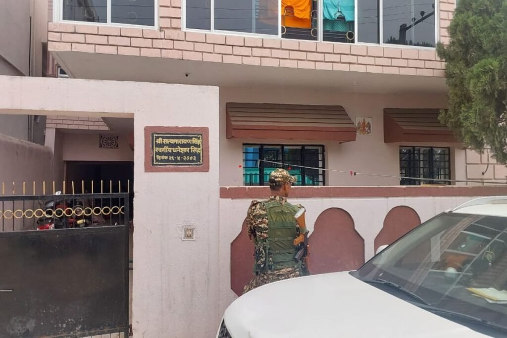 रांची, जमशेदपुर समेत 17 ठिकानों पर ED की रेड, पूर्व स्वास्थ्य मंत्री बन्ना गुप्ता के PS के आवास से मिले कैश…