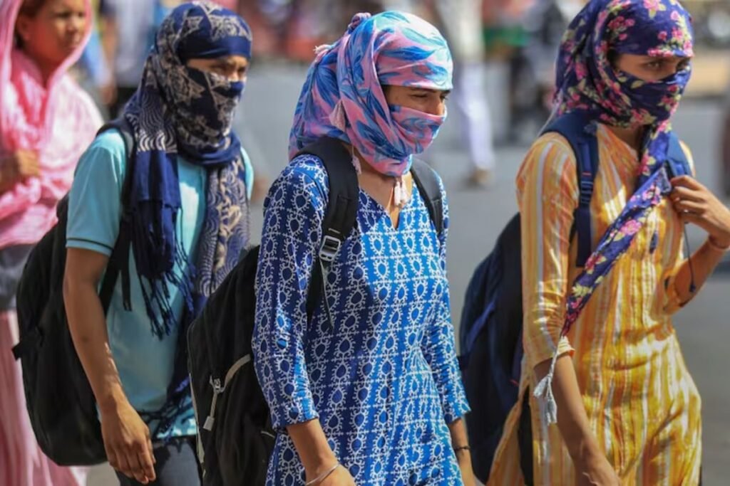 Weather Forecast: लू की मार से बेहाल होंगे 21 शहर, मौसम विभाग ने 5 राज्यों के लिए जारी की चेतावनी…