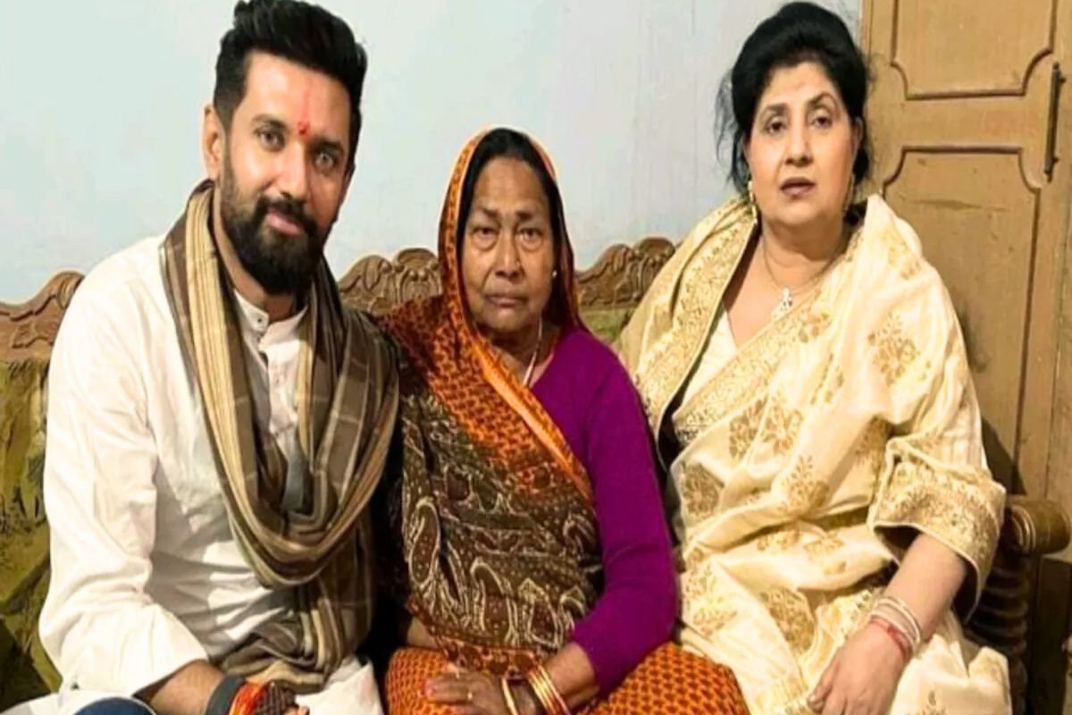चिराग पासवान की मां ने अपनी देवरानियों पर दर्ज कराई FIR, रामविलास पासवान की विरासत पर बढ़ा विवाद…