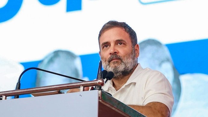 राहुल गांधी ने आरक्षण को 50% तक सीमित करने वाली दीवार को ‘ध्वस्त’ करने की कसम खाई…