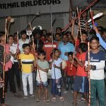 Dhanbad News : हैरत अंगेज करतब दिखाने के लिए अखाड़ा दल कर रहे अभ्यास…