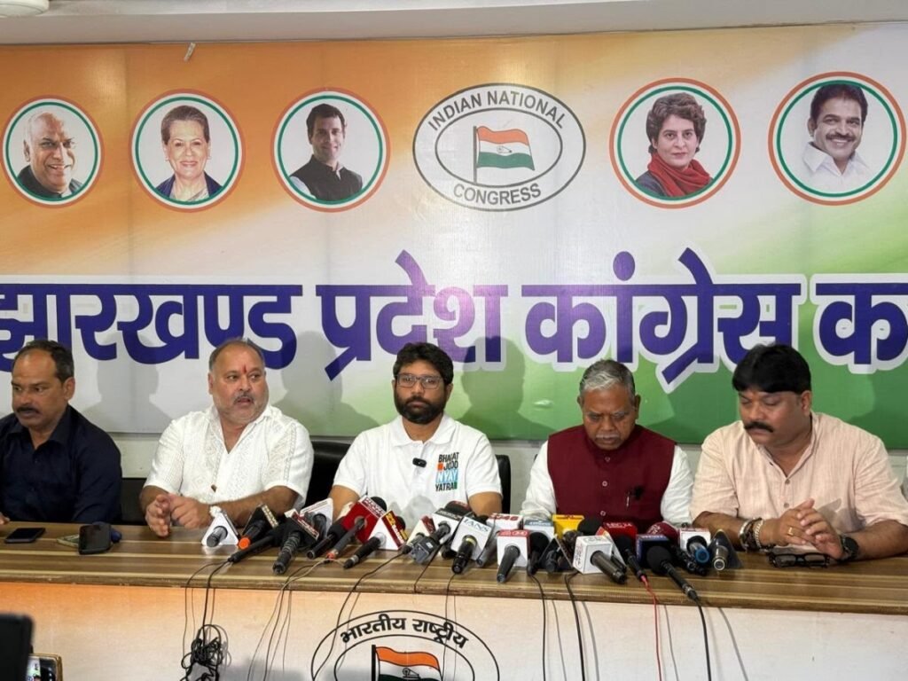 Political News : साजिश के तहत सोनिया और राहुल गांधी को किया जा रहा बदनाम : जिग्नेश…