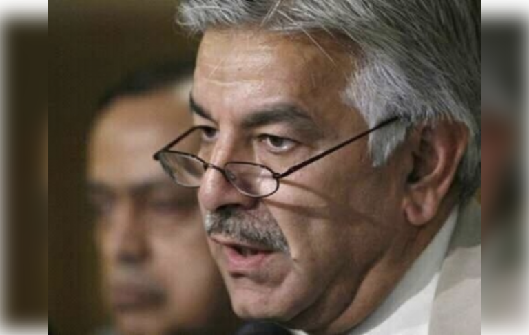 आतंकवाद पर पाकिस्तान के रक्षा मंत्री ख्वाजा आसिफ ने स्वीकारा सच, कहा- ‘पाकिस्तान करता है गंदा काम’…