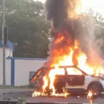 जमशेदपुर में दिल दहलाने वाली घटना, चलती कार में आग लगने से युवक जिंदा जला, लोग बनाते रहे वीडियो…