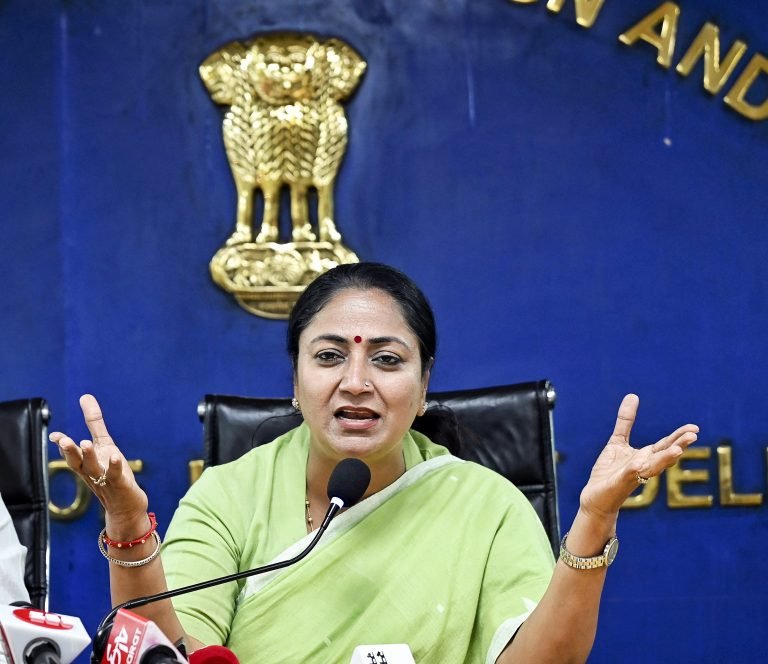 सीएम रेखा गुप्ता ने दिल्ली में शुरू किया 20 दिन का मेगा सफाई अभियान…