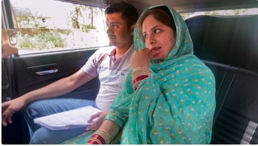 सीआरपीएफ जवान मुनीर अहमद बर्खास्त, पाक महिला से शादी छिपाने का आरोप, बताया राष्ट्रीय सुरक्षा के लिए घातक…