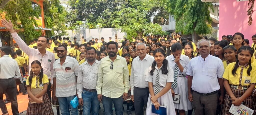 मदर टेरेसा उच्च विधालय के प्रांगण में मजदूर दिवस मनाया गया…