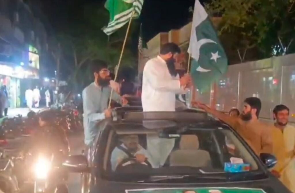 पानी बंद होने से बौखलाया पाकिस्तान, आतंकी हाफिज सईद की पार्टी ने भारत को दी धमकी….