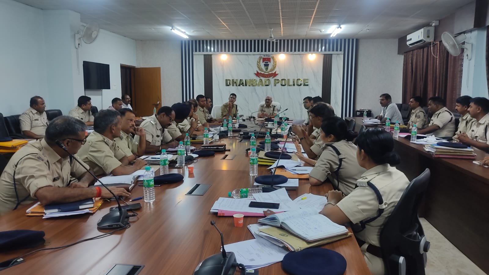 लंबित मामलों को लेकर समीक्षा बैठक का आयोजन…