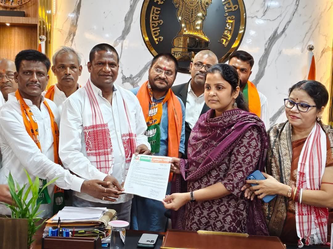 बीजेपी का आक्रोश मार्च… डीसी को सौंपा ज्ञापन…