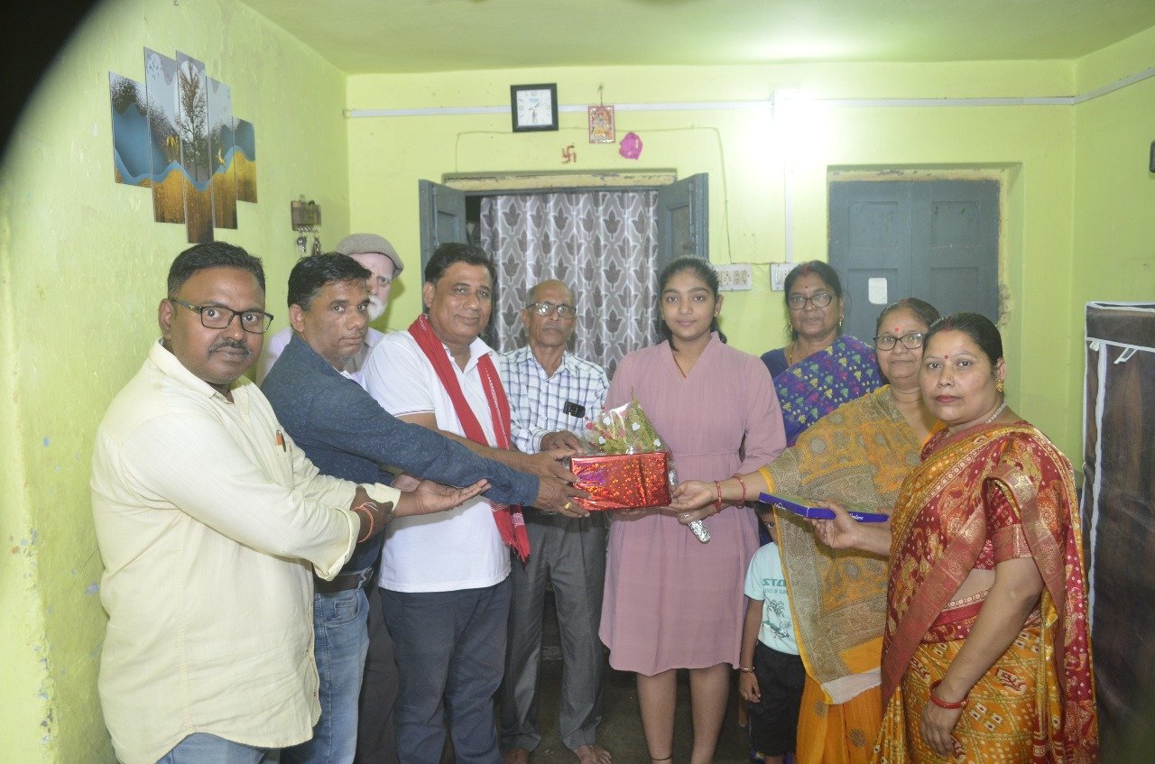 दसवीं परीक्षा मे सिंदरी की छात्रा पल्लवी पाठक ने उत्कृष्ट प्रदर्शन में 96% अंक की सफलता अर्जित…