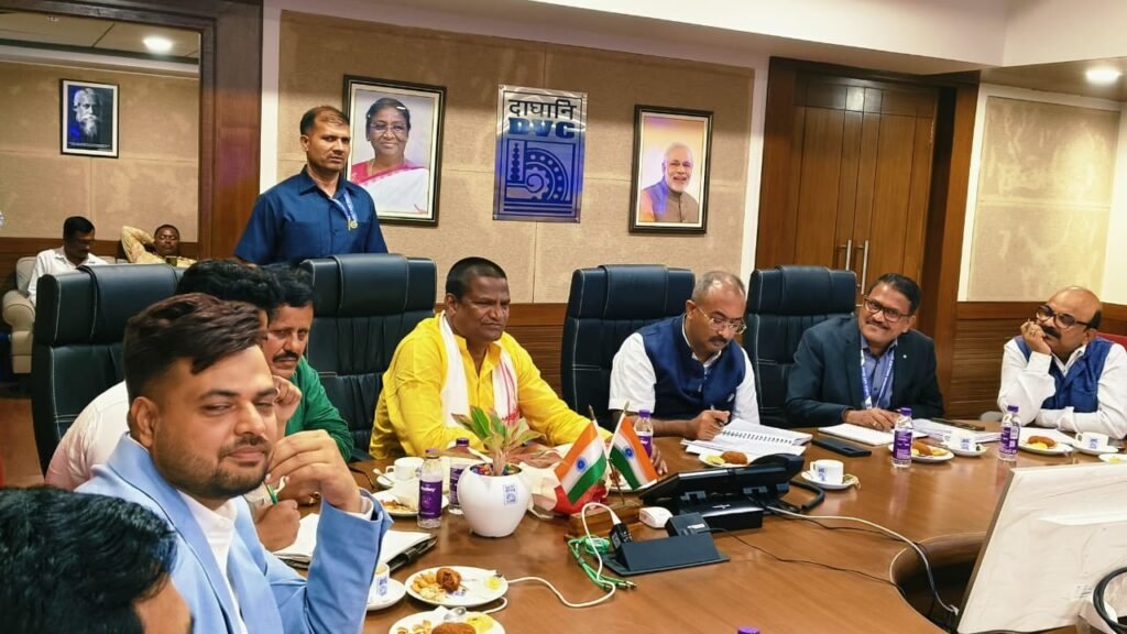 धनबाद सांसद ढुलू महतो 13सूत्री मांग को लेकर DVC मुख्यालय कोलकाता पहुंच..DVCचेयरमैनसे की वार्ता…