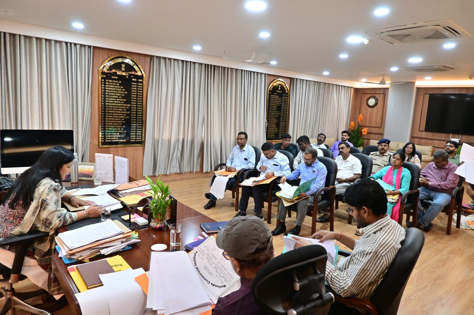 उपायुक्त माधवी मिश्रा की अध्यक्षता में की गई जिला स्थापना समिति एवं जिला अनुकंपा समिति की बैठक…