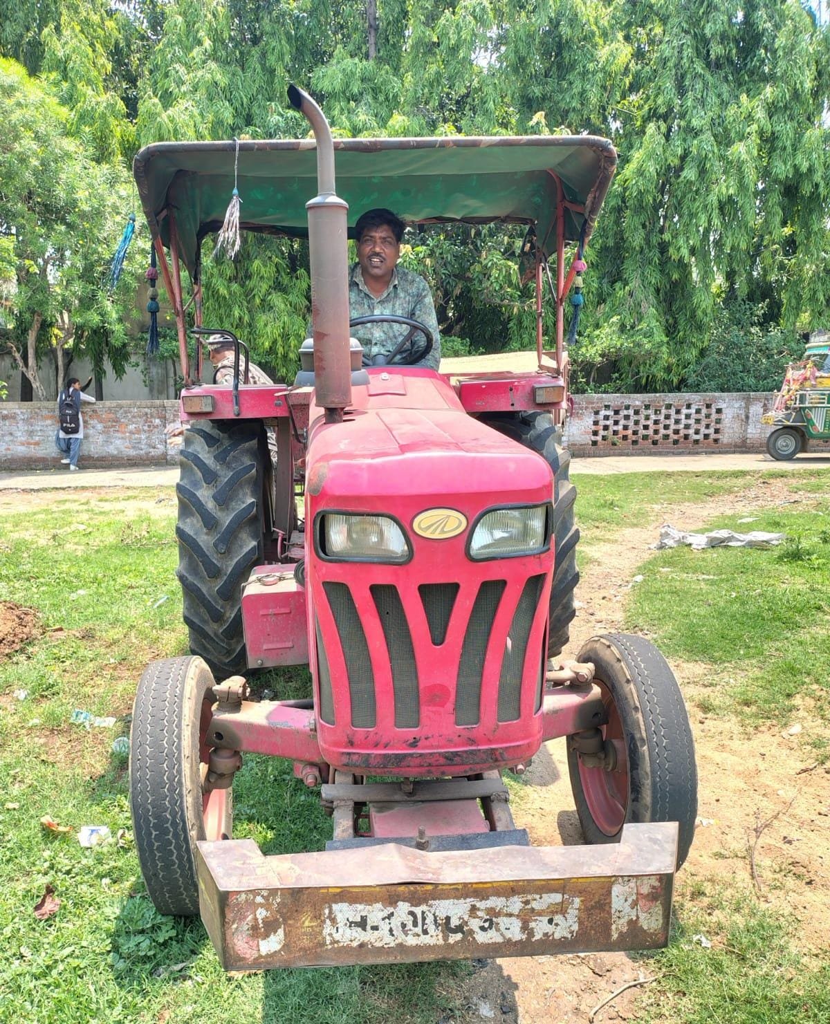 अवैध बालू लदा 2 ट्रैक्टर जब्त, एफआईआर दर्ज…