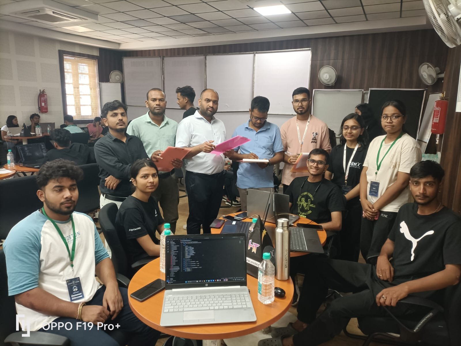 हैकथॉन 2025 का दूसरा दिन: नवाचार चरम पर…