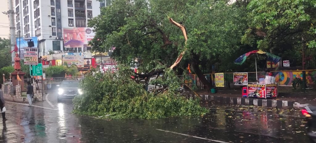 बिहार में मौसम का डबल अटैक: एक तरफ लू! दूसरी ओर आंधी-तूफान का कहर…