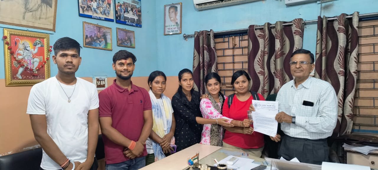 दो वर्षों के बाद कतरास कॉलेज का बन्द पड़ा पुस्तकालय खुला, छात्रों में हर्ष…