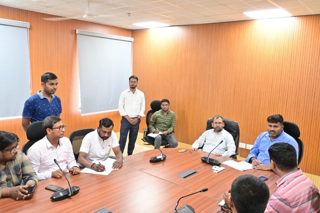 तीन महीने के खाद्यान्न का उठाव व डोर स्टेप डिलिवरी एक साथ करने का निर्देश….