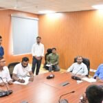 तीन महीने के खाद्यान्न का उठाव व डोर स्टेप डिलिवरी एक साथ करने का निर्देश….