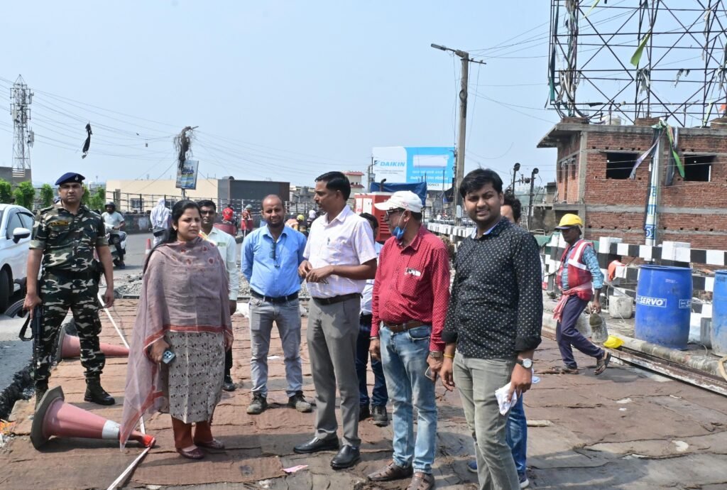 उपायुक्त ने किया बैंक मोड़ फ्लाईओवर का औचक निरीक्षण…
