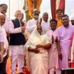 BBMKU में राज्यपाल और मुख्यमंत्री ने बिनोद बाबू की प्रतिमा का किया अनावरण, चंदनक्यारी विधायक उमाकांत रजक मंच पर गिरे सीएम हेमंत सोरेन ने संभाला…