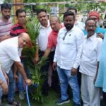 एके राय मूर्ति स्थल में पौधा रोपण किया गया…