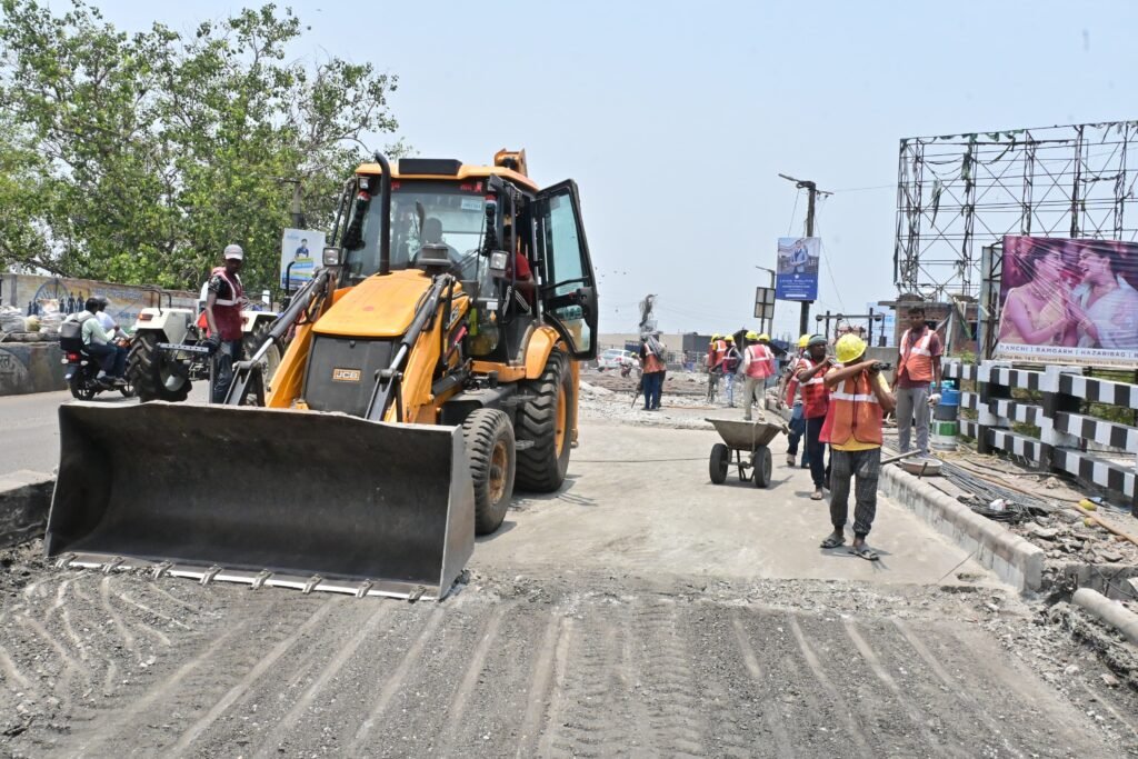 फ्लाईओवर के एक लेन में 60% काम हुआ पूरा…