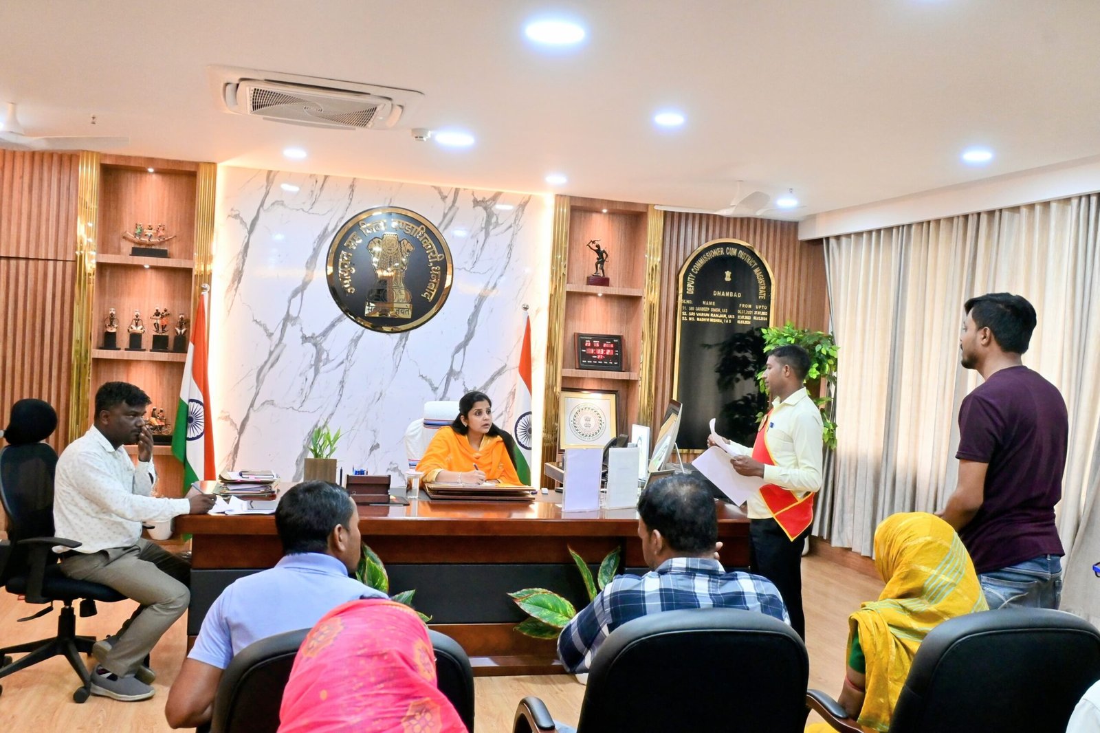 आदेश के बावजूद रसीद निर्गत करने में कर्मचारी कर रहे हैं आनाकानी…