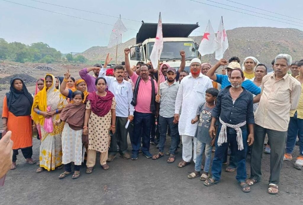 पिट वाटर के लिए बागडिगी पुल के समीप किया सड़क जाम…