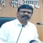 ट्यूशन पढ़ने वाले सरकारी शिक्षकों की जाएगी नौकरी, ACS एस सिद्धार्थ दिखे एक्शन में …