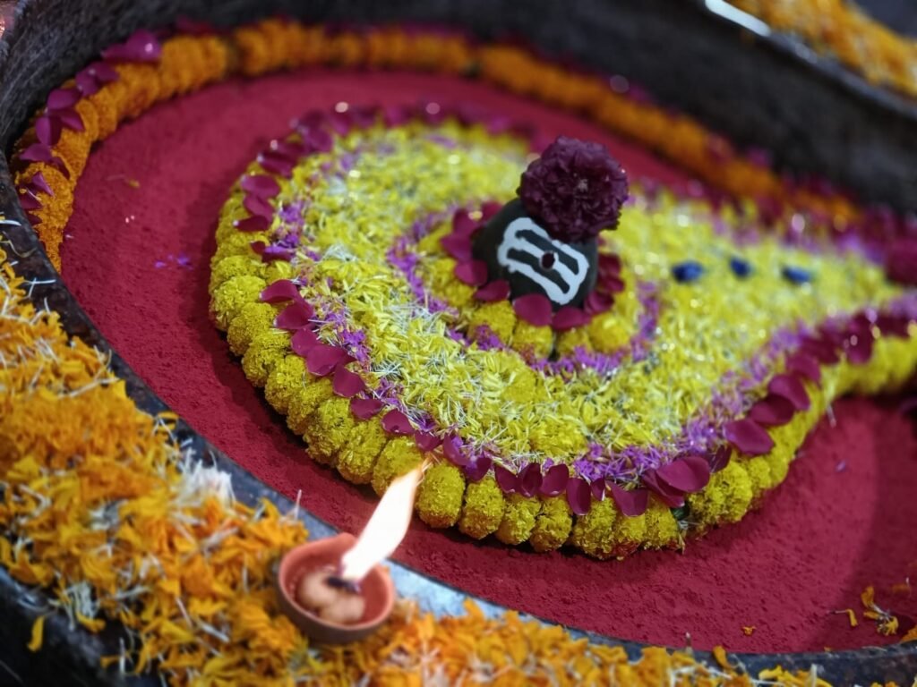 ज्येष्ठ प्रदोष और वट सावित्री व्रत की पूर्व संध्या पर शिवालय में दिव्य दर्शन…