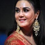 बॉलीवुड एक्ट्रेस प्रीति जिंटा ने सैनिकों की पत्नियों की संस्था AWWA को एक करोड़ से अधिक दान दे कर देश का दिल जीता… बॉलीवुड के अन्य स्टार के चुप्पी पर उठ रहें है सवाल…