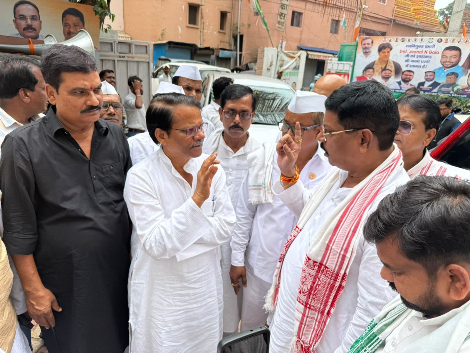 कांग्रेस प्रदेश प्रभारी ने नगर निगम चुनाव को लेकर जिलाध्यक्षों और पर्यवेक्षकों के साथ महत्वपूर्ण बैठक आयोजित की…